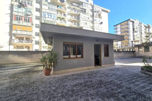 Ufficio luminosissimo di mq 35 zona Magnolie