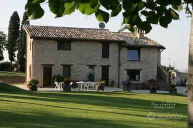 Villetta in collina con 6000 mq giardino