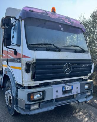 Mercedes Benz SK 2044 Autospurgo