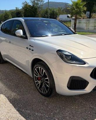MASERATI GRECALE MODENA 330 CV – BIANCO ASTRO