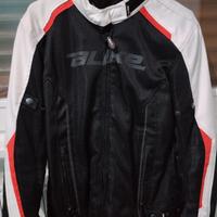 Giacca, guanti e casco donna da moto