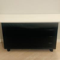 Cassettiera moderna ed elegante