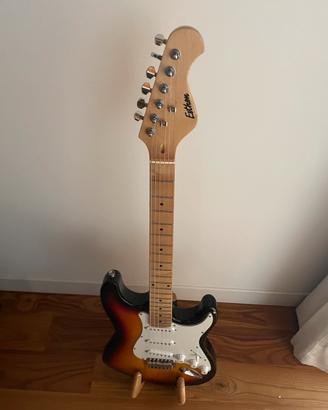 Chitarra elettica con pedaliera multieffetto