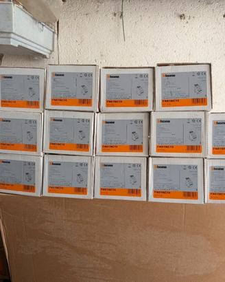 Stock materiale elettrico nuovo e sigillato 1000pz