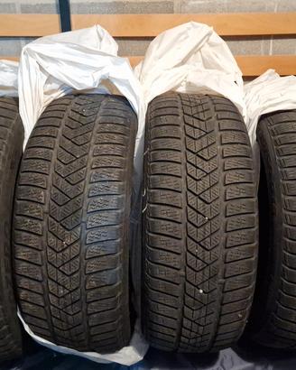 4 Pirelli invernali 225/50 R18 