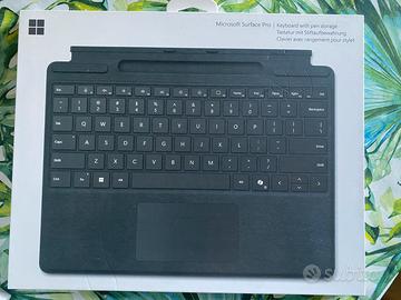 Tastiera Surface Pro con Portapenna