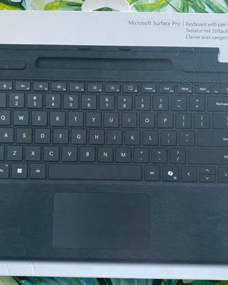 Tastiera Surface Pro con Portapenna