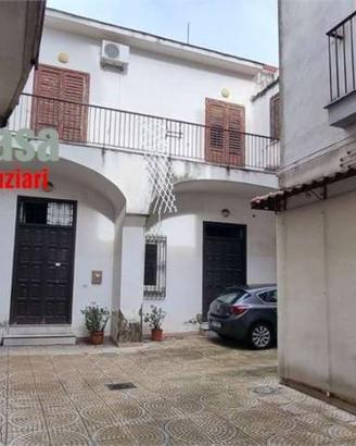 Casa indipendente di 165 m² con 5 locali e posto a