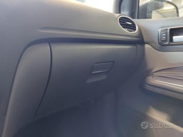 Cassetto portaoggetti FORD FOCUS del 2008