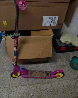 monopattino bambina Me contro te