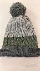 Cappello da montagna/città fatto con il telaio.