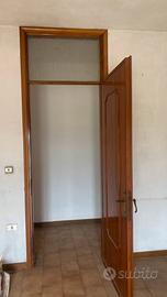 2 porte interne in legno con sopraluce satinato
