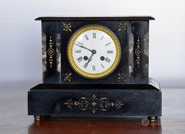 Orologio Parigina in marmo con statua di ragazzo