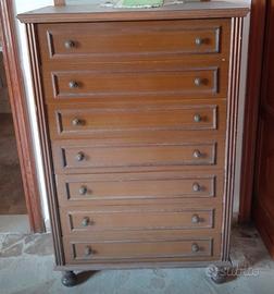 Cassettiera in legno classico a 7 cassetti