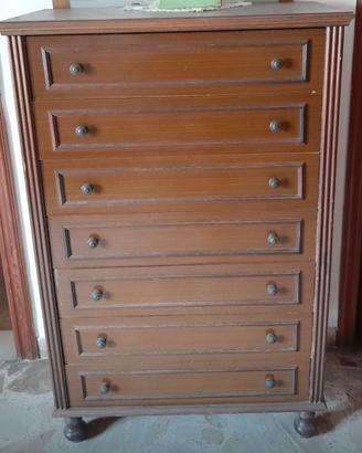Cassettiera in legno classico a 7 cassetti