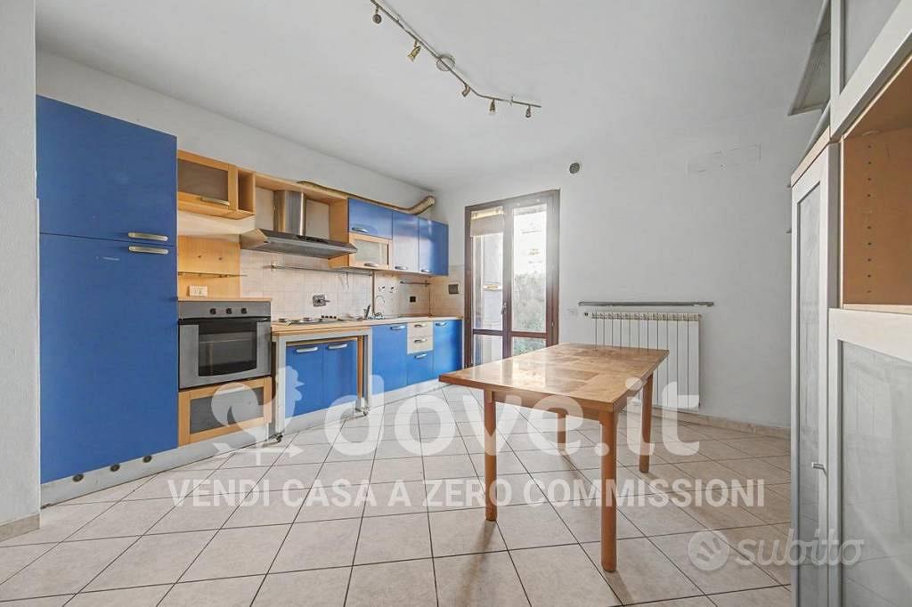 Appartamento di 115 m² con 3 locali e box auto a P - Vista 2