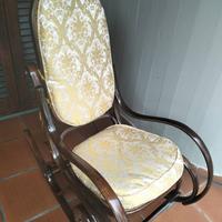 Sedia a dondolo Thonet