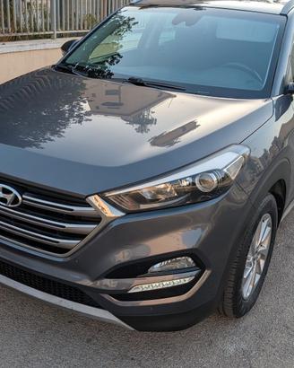 Hyundai Tucson 1.7 diesel xpossible