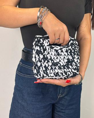 Mini Borsa Bicolore Nera e Bianca Crochet
