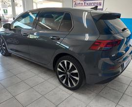 Volkswagen Golf 8 anno 2021 2.0 diesel 101 mila km