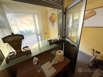 Rif.RI0411| negozio catanzaro