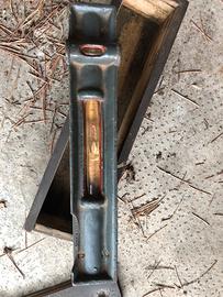 Livella in ferro a bolla con custodia