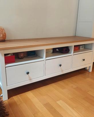 Hemnes mobile TV IKEA