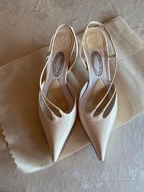 Scarpe beige in pelle da sposa