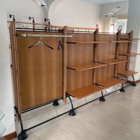Scaffali e  mobili arredamento negozio