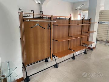 Scaffali e  mobili arredamento negozio