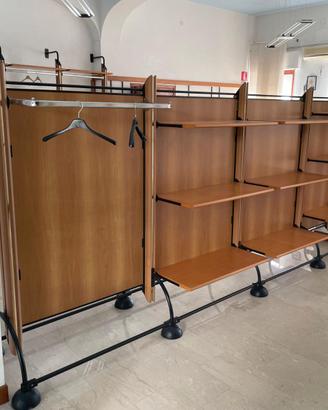 Scaffali e  mobili arredamento negozio