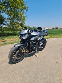 Triumph street triple 765 R