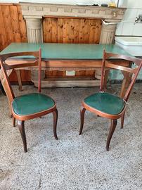 Tavolo Legno vetro. 