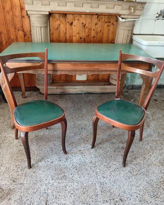 Tavolo Legno vetro. 