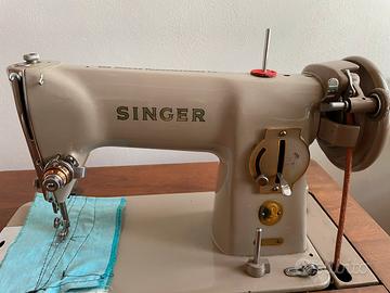 Macchina da cucire a pedale