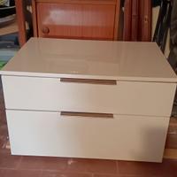 Camera e divano letto.