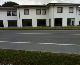 Immobile - uso commerciale - parcheggio