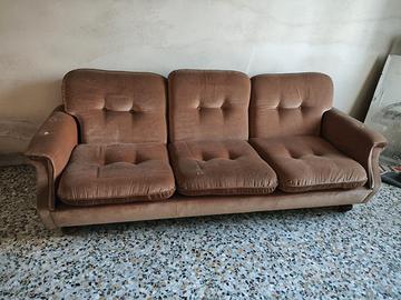 divano color ocra + 2 poltrone abbinate