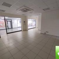 Locale Commerciale Categoria C1 Viale Calabria
