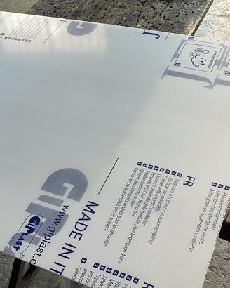 Plexiglass trasparente