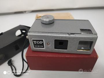 Fotocamera vintage giapponese in miniatura