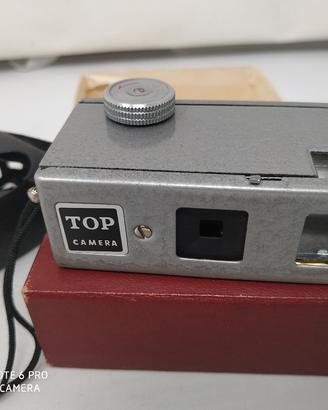 Fotocamera vintage giapponese in miniatura