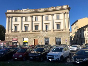 NEGOZIO A FIRENZE