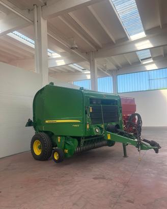 Roto pressa John deere F450E