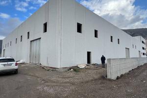 Immobile di 1800 m² con 1 locale a Nola