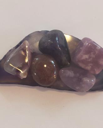 Set di Cristalli viola su base in Agata viola