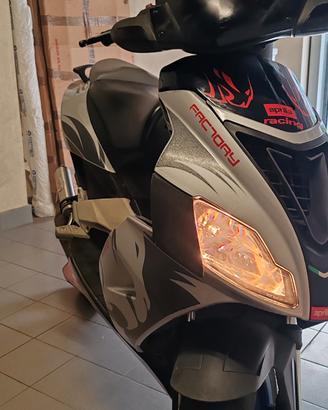 Aprilia sr factory