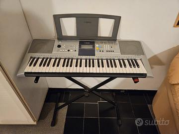 tastiera elettronica Yamaha PSR E323