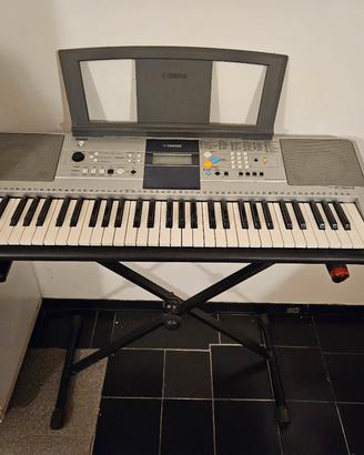 tastiera elettronica Yamaha PSR E323