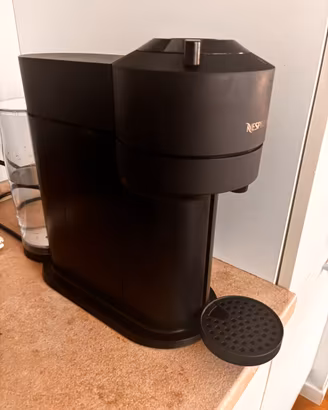 Macchina caffe’ espresso nespresso vertuo next